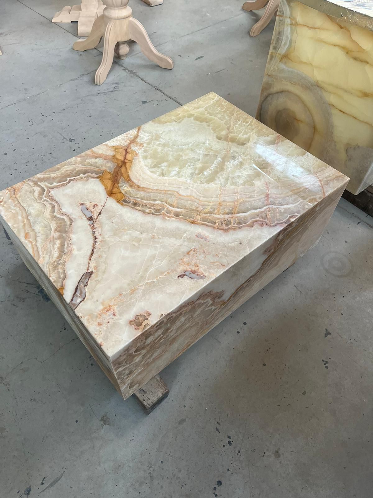 Couchtisch Onyx Marmor | NASSIR