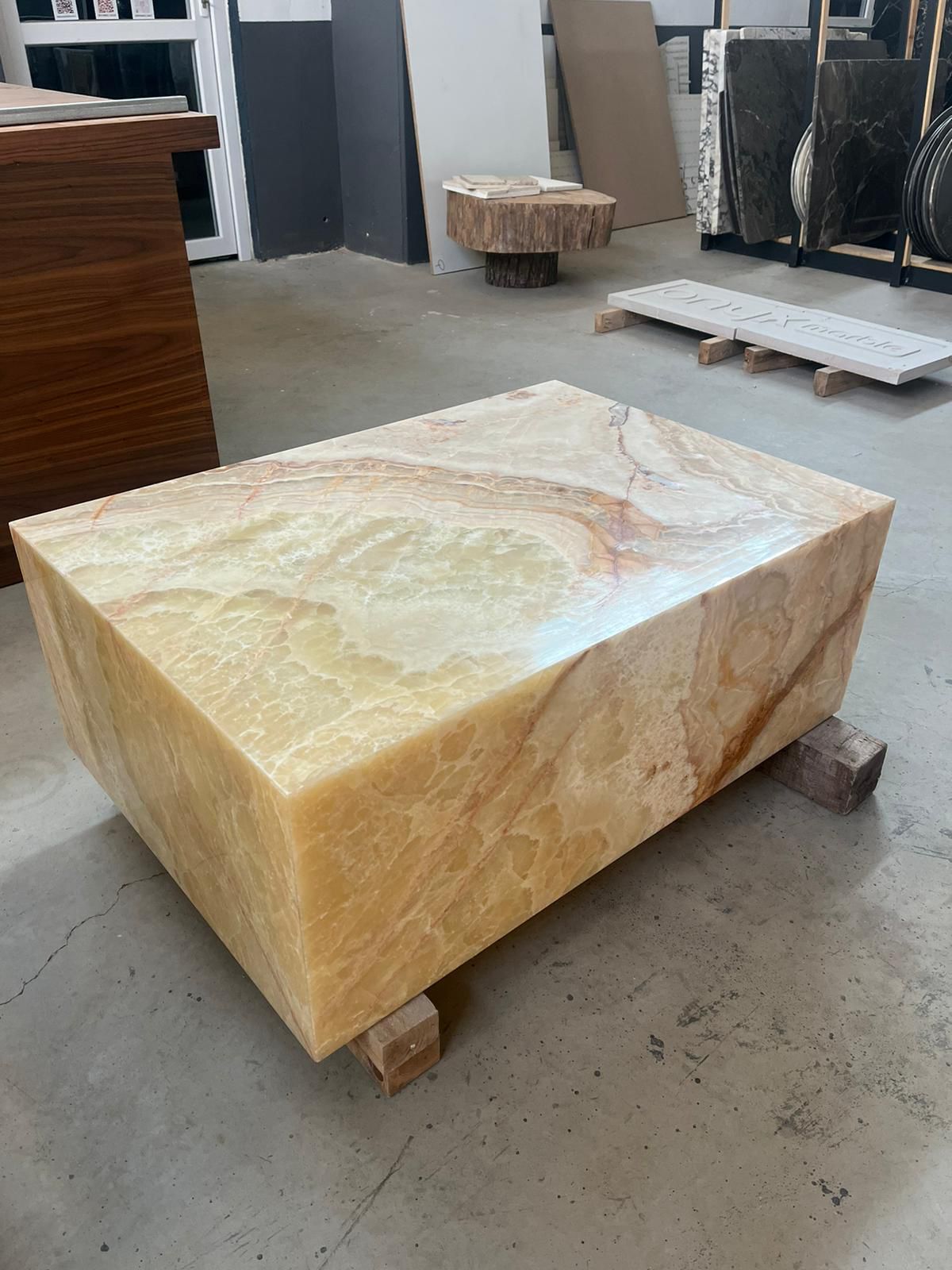 Couchtisch Onyx Marmor | NASSIR