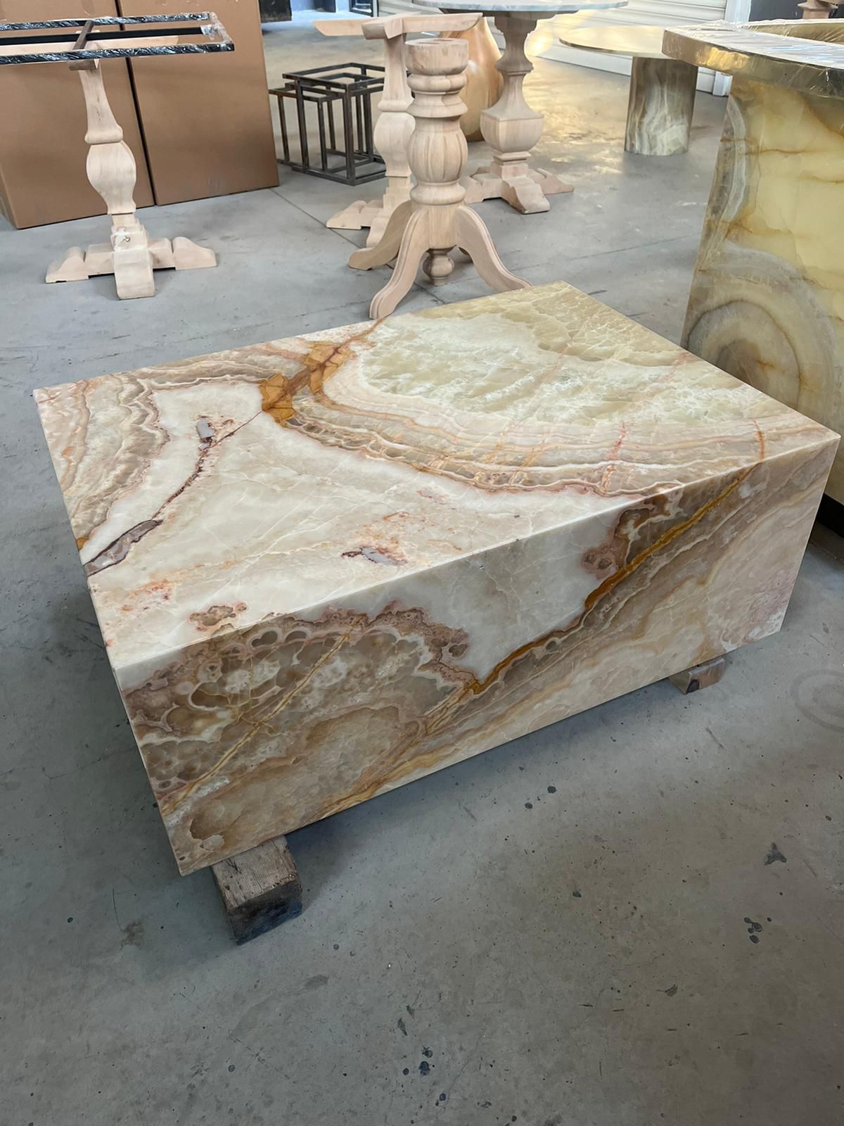 Couchtisch Onyx Marmor | NASSIR